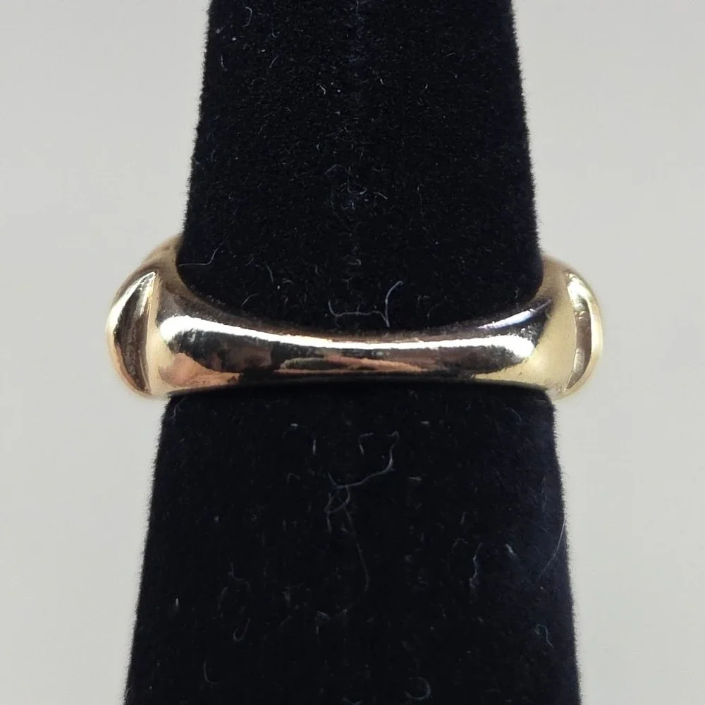 Gold Tone Ribbed Dome Ring Size 6.5 Croissant Statement‎ Band